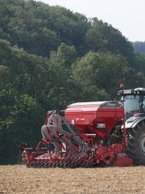 Kverneland e-drill maxi pluss, combined grain and fertilizer model