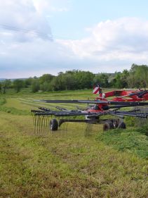 Double Rotor Rakes - VICON ANDEX 804-844-904 HYDRO-904 PRO, high performance also under though conditions cause by a strong carrier frame