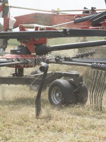 Double Rotor Rakes - VICON ANDEX 804-844-904 HYDRO-904 PRO, high performance also under though conditions cause by a strong carrier frame