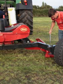 Bale Wrappers - VICON BW 2400, trailed wrapper produced for smaller tractors and is very ease to operate