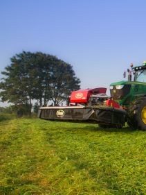 Mower Conditioners - Vicon EXTRA 687T - Efficient Butterfly Mower Combination, low weight with tripple mower conditions for high efficiency during field operation