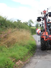 mounted tedders - VICON FANEX 554-684-764-904-1124, Central adjustment for border spreading keeping the crop inside the field.