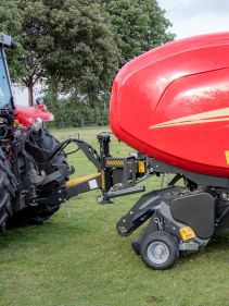 Fixed Chamber round balers - VICON RF 4225, maximal capacity in all crop conditions, the system ensures maximal bale rotation