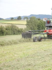 Single Rotor Rakes - VICON ANDEX 323-353-394-424T-434-474T, designed for low power tractors, but still provides great working width