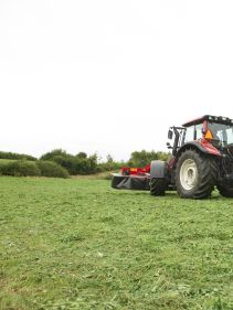 Plain Mowers - VICON EXTRA 328F - 332F - FRONT MOUNTED DISC MOWER, with its responsive headstock makes it easy to use