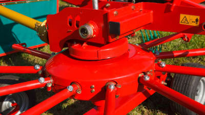 KVERNELAND 9464 C - 9472 C - 9472 C HYDRO - 9476 C, CompactLine Gearbox , provide the compact unit with strength and dependability.