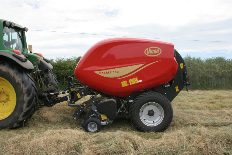 Fixed Chamber round balers - VICON FIXBALE 500, specialist baler for heavy silage conditions with low power requirments for efficient operation