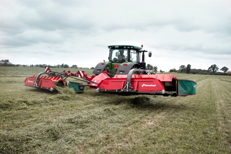 Mower Conditioners - Kverneland 53100 BX, QuattroLink suspension, hydraulic adjustment, BX belt solution and butterfly mower combination