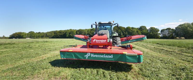 Mower conditioners - Kverneland 53100 MT, butterfly mower combination with QuattroLink suspension concept