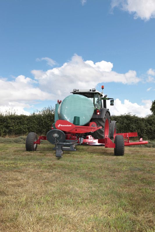 Round Bale Wrappers - Kverneland 7730, made for smaller tractors but still fully atuomatic