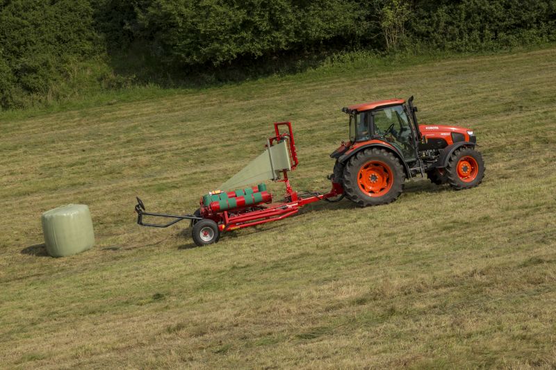 Round Bale Wrappers - Kverneland 7730, made for smaller tractors but still fully atuomatic