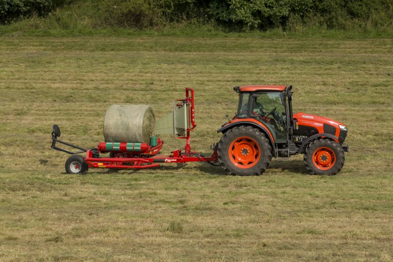 Round Bale Wrappers - Kverneland 7730, made for smaller tractors but still fully atuomatic