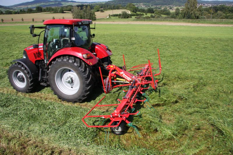 Kverneland 8460 - 8480, compact tedders for hay making