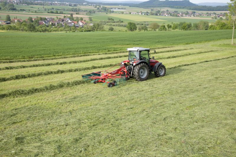 Single Rotor Rakes - Kverneland 9032 9035 9439 9442T 9443 9447T, compact and efficient during operating