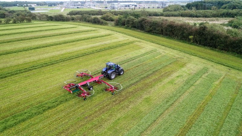 Four Rotor Rakes - Kverneland 95130C Pro, simple electric control and high performance on field