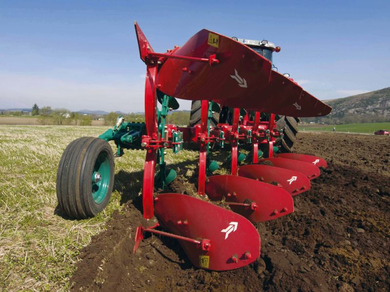 Reversible Mounted Ploughs - Kverneland ES-LS, unique steel treatment provides great life time and makes it easy in use during operation