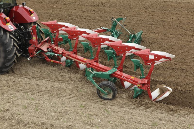 Reversible Mounted Ploughs - Kverneland ES-LS, unique steel treatment provides great life time and makes it easy in use during operation