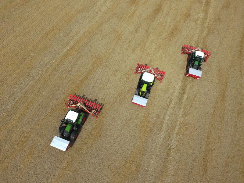 Kverneland optima PH,  parallel-hydraulic frame provides stable parallelogram on field