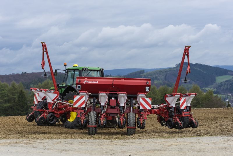 Kverneland optima TFprofi, high performance and reduced tractor power requirement