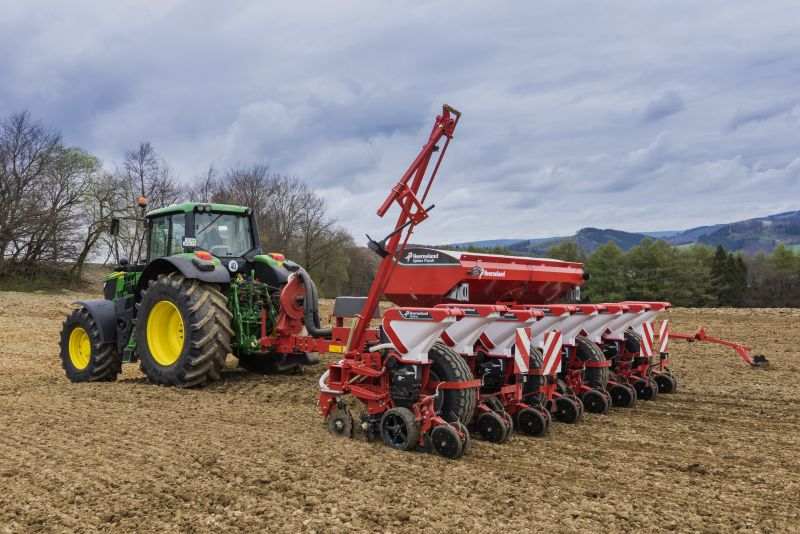 Kverneland optima TFprofi, high performance and reduced tractor power requirement