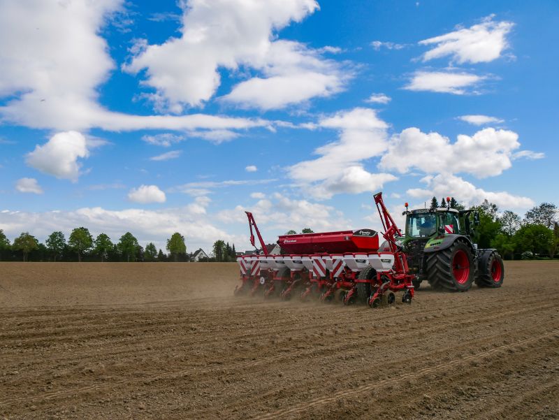 Kverneland optima TFprofi, high performance and reduced tractor power requirement