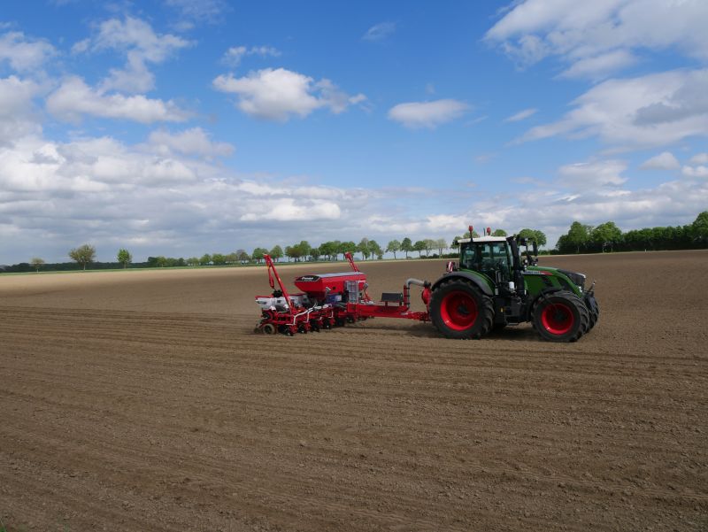 Kverneland optima TFprofi, high performance and reduced tractor power requirement