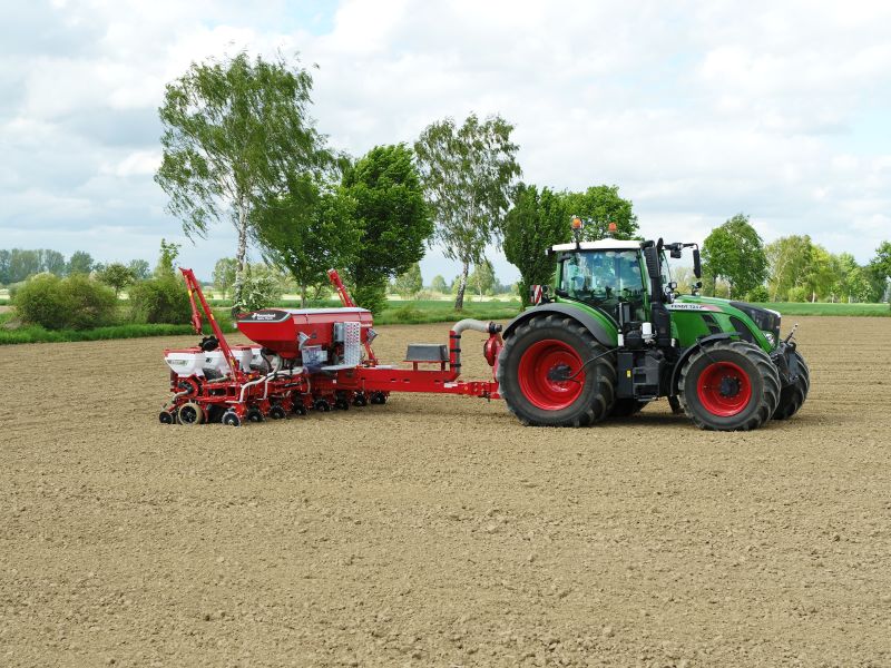 Kverneland optima TFprofi, high performance and reduced tractor power requirement