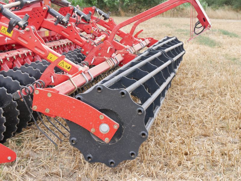 Kverneland Qualidisc Pro operating with cutting quality and good penetration