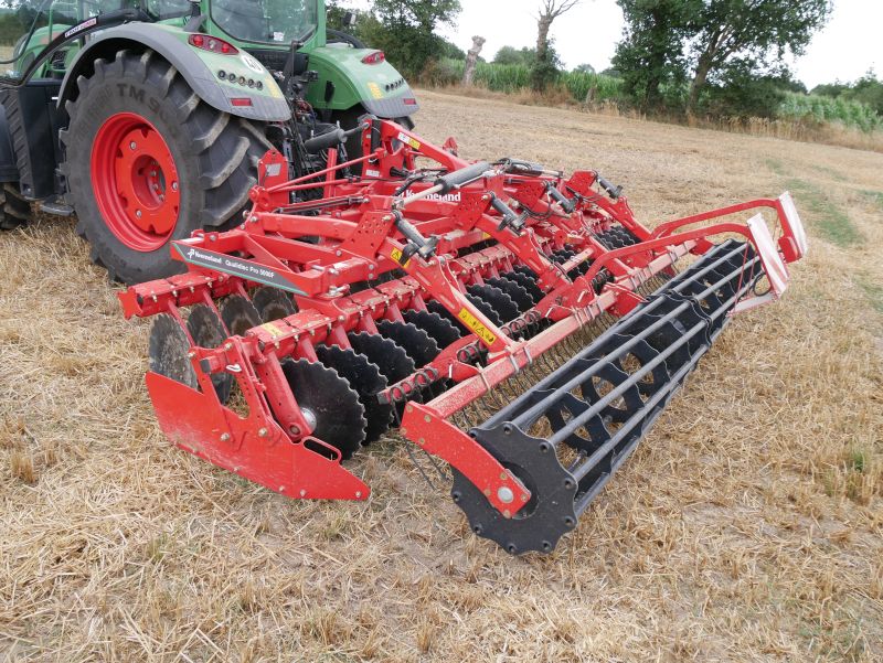 Kverneland Qualidisc Pro operating with cutting quality and good penetration