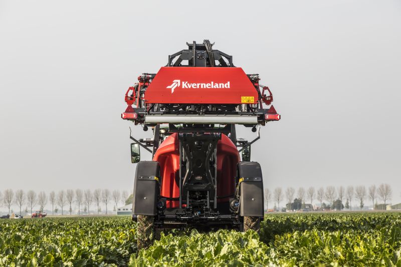 Kverneland iXtrack T3, compact sprayer, stable and precise with intelligent technology