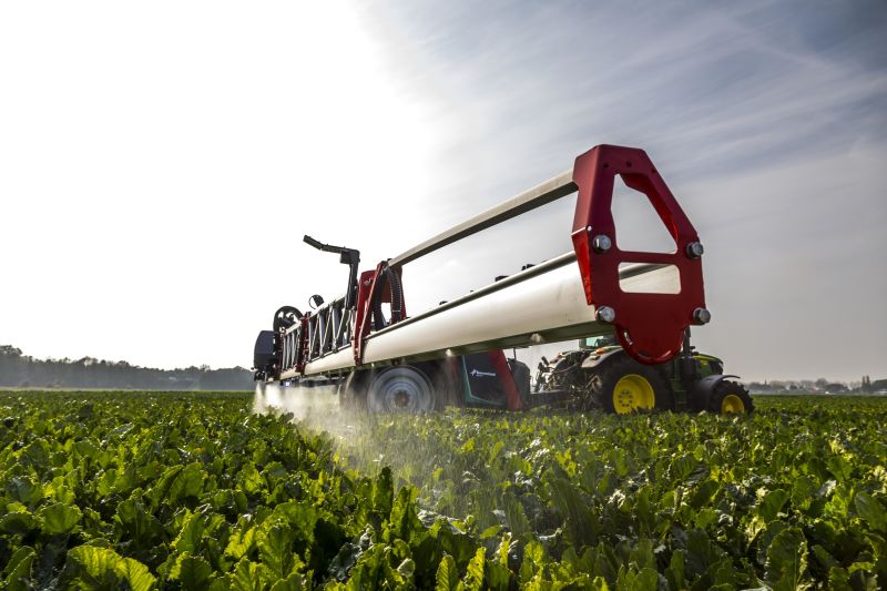 Kverneland iXtrack T3, compact sprayer, stable and precise with intelligent technology