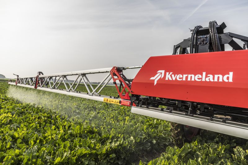 Kverneland iXtrack T3, compact sprayer, stable and precise with intelligent technology