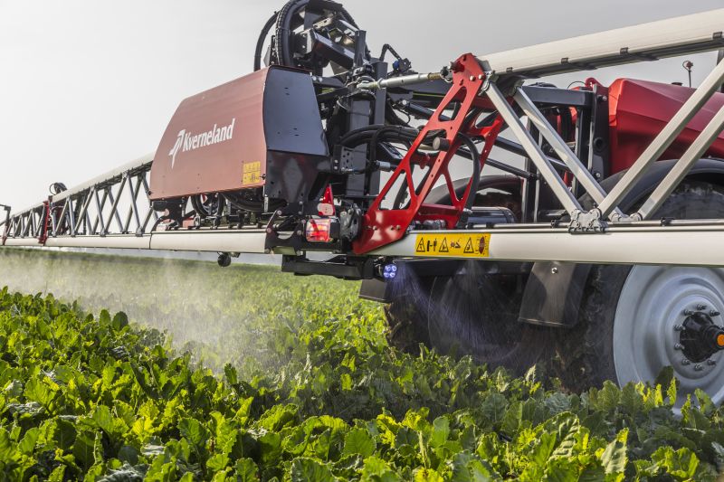 Kverneland iXtrack T3, compact sprayer, stable and precise with intelligent technology