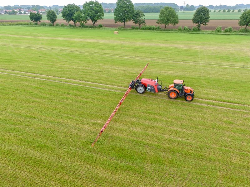 Kverneland iXtrack T4, effective, precise, stable and easy on field