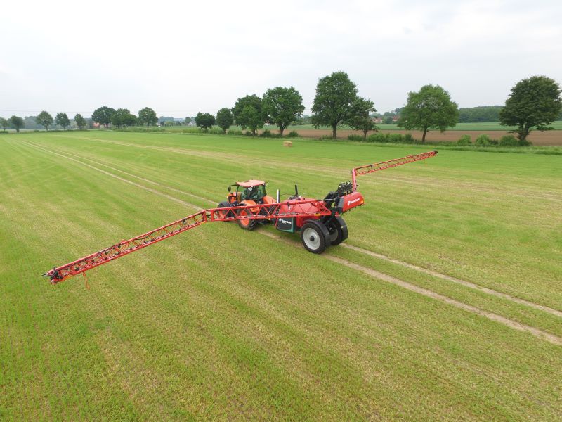 Kverneland iXtrack T4, effective, precise, stable and easy on field