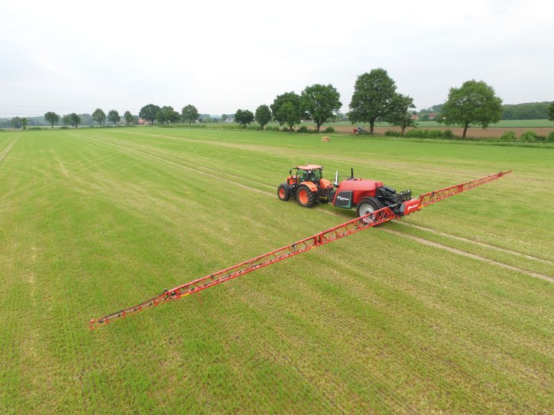 Kverneland iXtrack T4, effective, precise, stable and easy on field