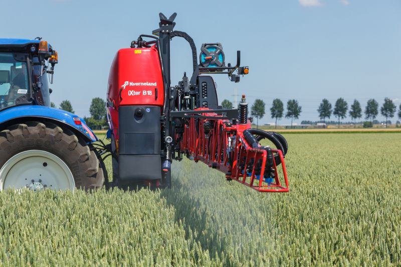 Sprayers - Kverneland Ixter equipment for controlling in operation