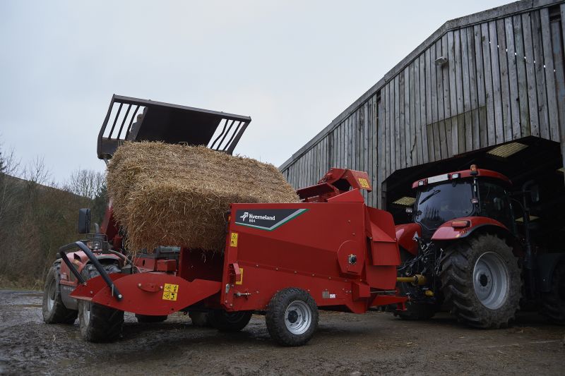 Bale Choppers - Feeders, Kverneland 864, provides more capacity and increased blowing performance during operation