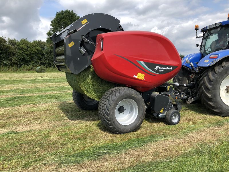 Fixed Chamber Round Balers - Kverneland 6500 F, full roller with high performance for heavy silage conditions