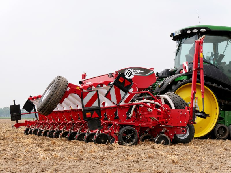 Pneumatic precision drills - Kverneland optima RS, high efficiency, environment friendly, GEOCONTROL and GEOSEED
