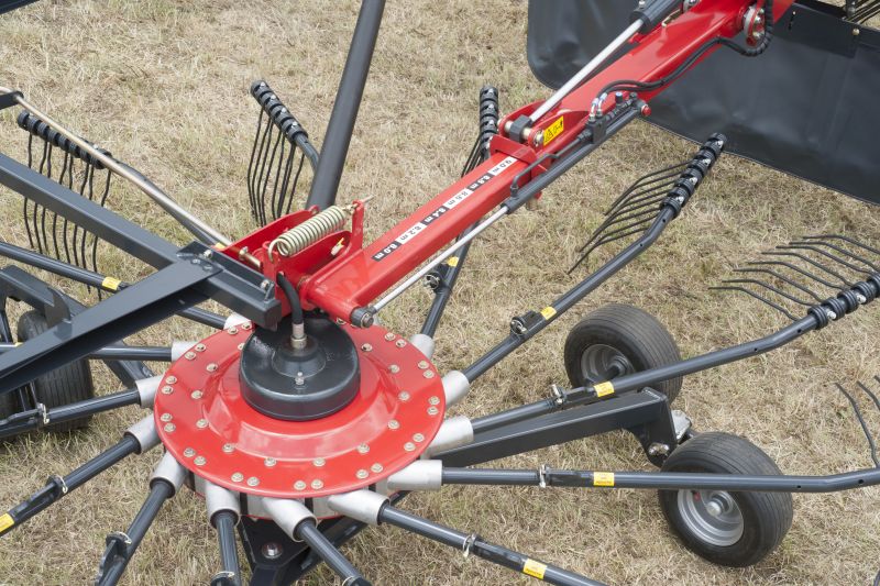 Double Rotor Rakes - VICON ANDEX 804-844-904 HYDRO-904 PRO, high performance also under though conditions cause by a strong carrier frame