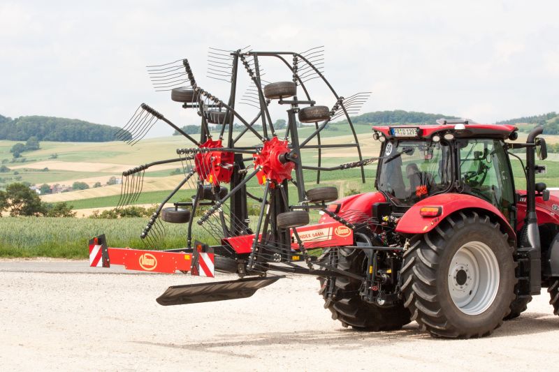 Double Rotor Rakes - VICON ANDEX 705 EVO - 705 VARIO, high performance and TerraLink Plus cardanic rotor providing improved quality of forage