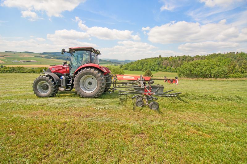 Double Rotor Rakes - VICON ANDEX 705 EVO - 705 VARIO, high performance and TerraLink Plus cardanic rotor providing improved quality of forage