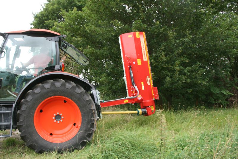 Choppers - VICON BROMEX M PLUS, suitable for road maintenance, clearing out field edges, ditches and hedges. High performance with front and rear choppers