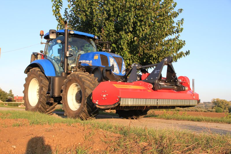 Choppers - VICON BROMEX PF, versatile machinel for clearing out field edges – versatile use also for road maintenance