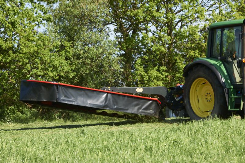 Plain Mowers - VICON EXTRA 328 - 332 - 336 - 340 - REAR MOUNTED DISC MOWERS, vertical and safe transportation, attractive for smaller farms