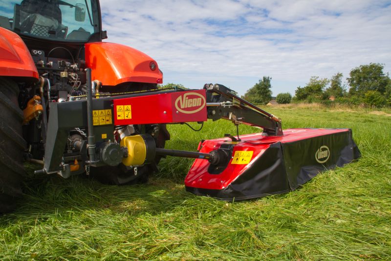 Plain Mowers - VICON EXTRA 432H - 436H - 440H - REAR MOUNTED DISC MOWERS, a disc mower with hydraulic suspension and high performance during field operation