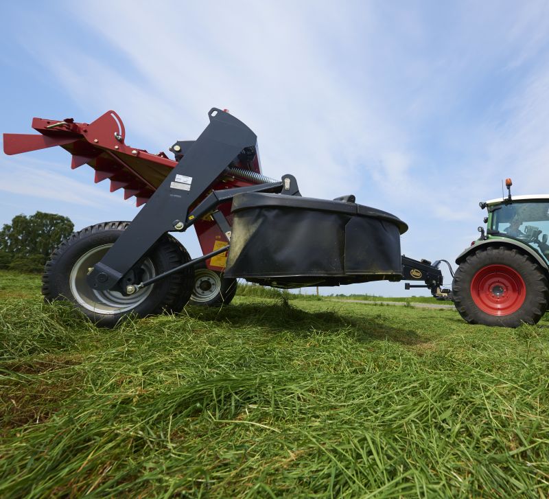 Mower Conditioners - Kverneland EXTRA 900, Unique Suspension providing Outstanding Ground Following