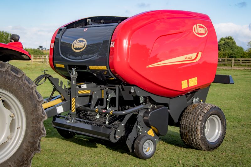 Fixed Chamber round balers - VICON RF 4225, maximal capacity in all crop conditions, the system ensures maximal bale rotation