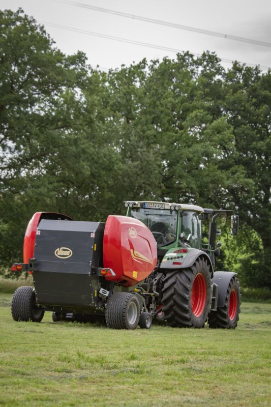 Fixed Chamber round balers - VICON RF 4225, maximal capacity in all crop conditions, the system ensures maximal bale rotation